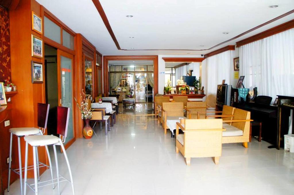 Vipa House Hotell Chiang Mai Exteriör bild