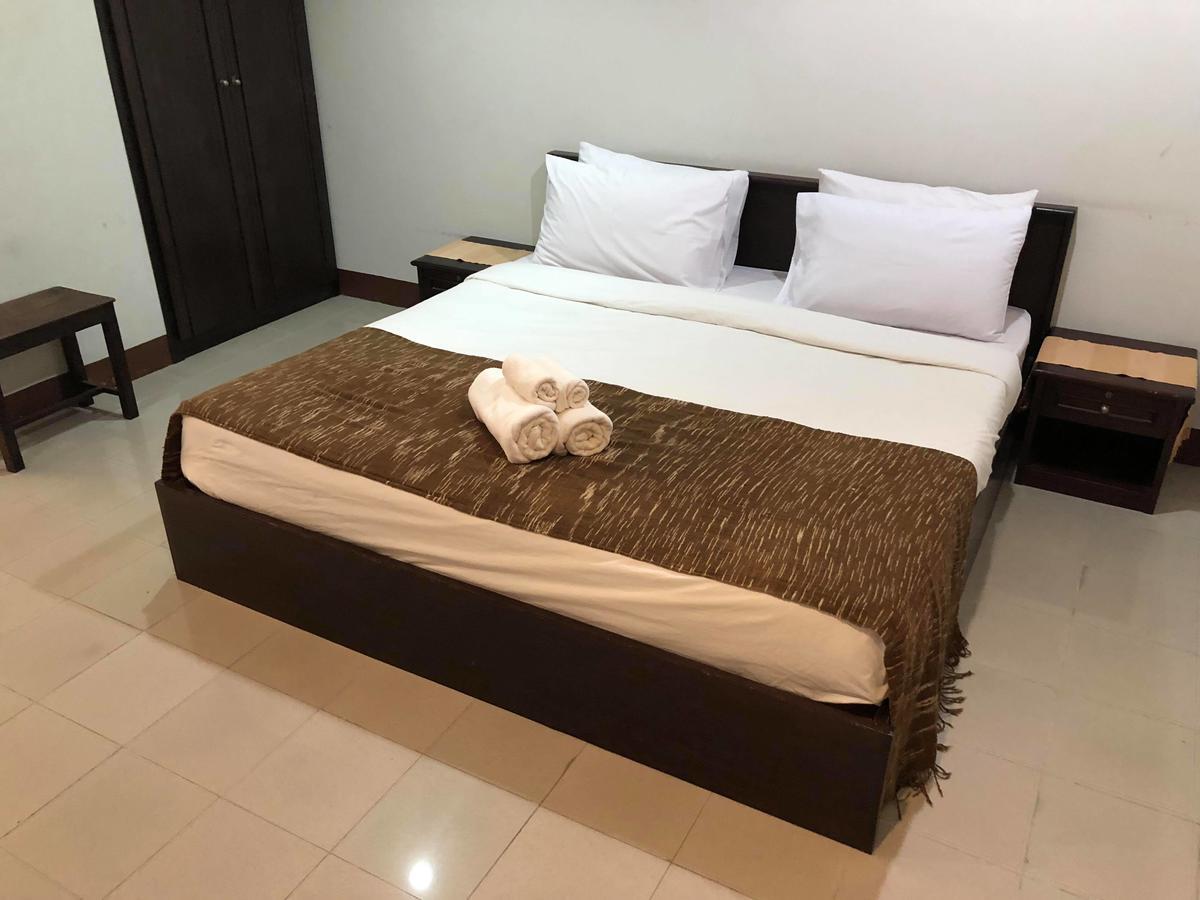 Vipa House Hotell Chiang Mai Exteriör bild