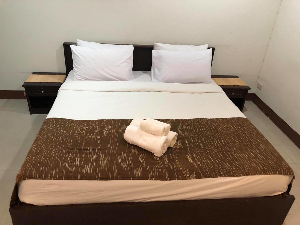 Vipa House Hotell Chiang Mai Exteriör bild