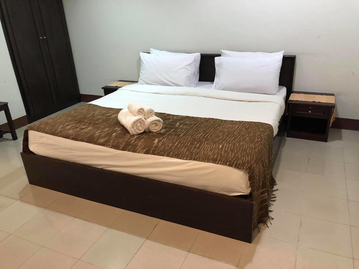 Vipa House Hotell Chiang Mai Exteriör bild