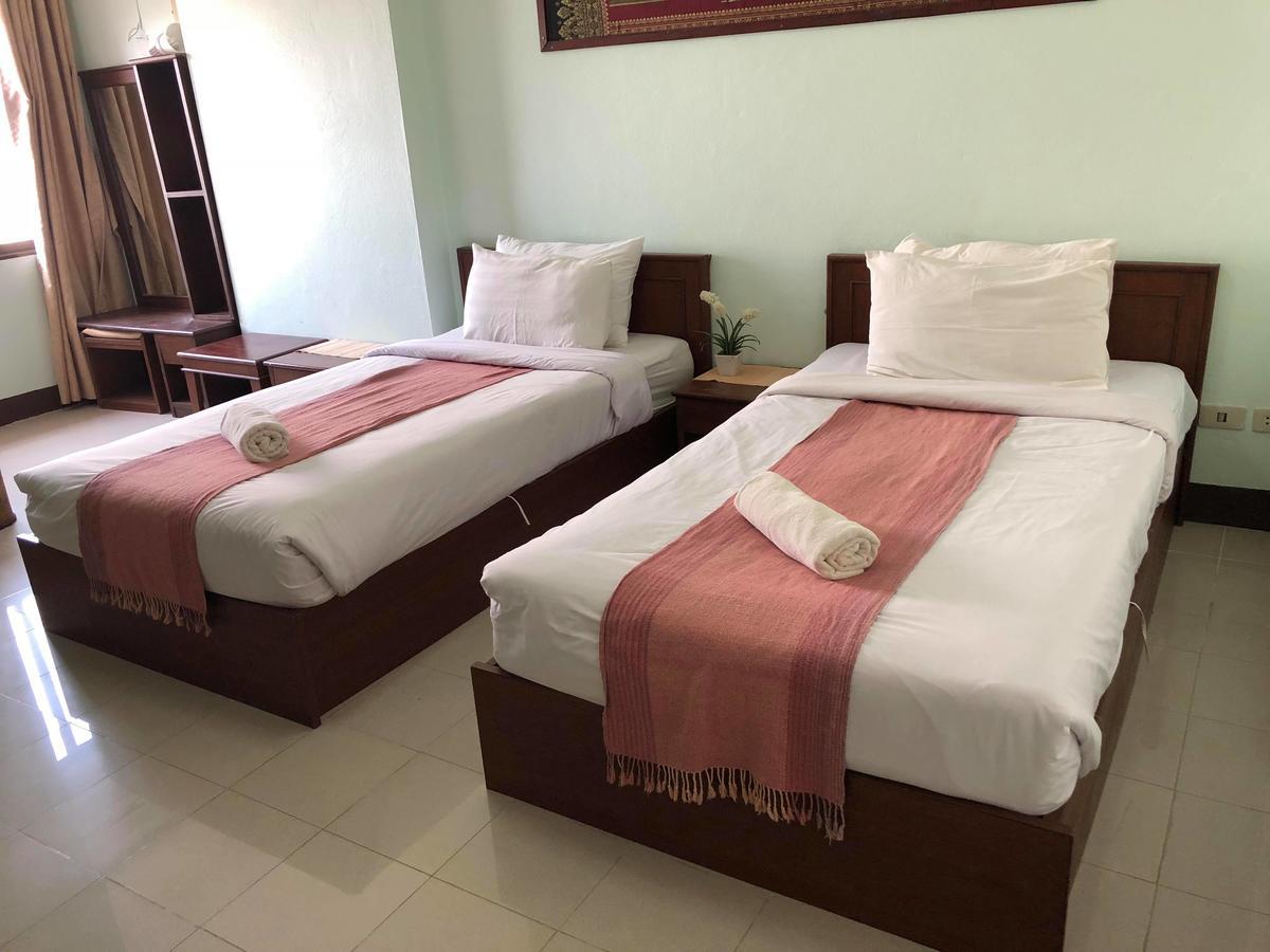 Vipa House Hotell Chiang Mai Exteriör bild