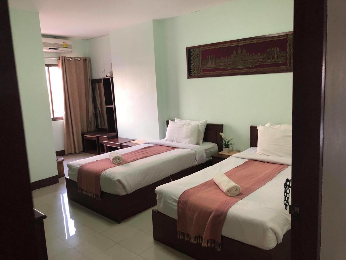 Vipa House Hotell Chiang Mai Exteriör bild