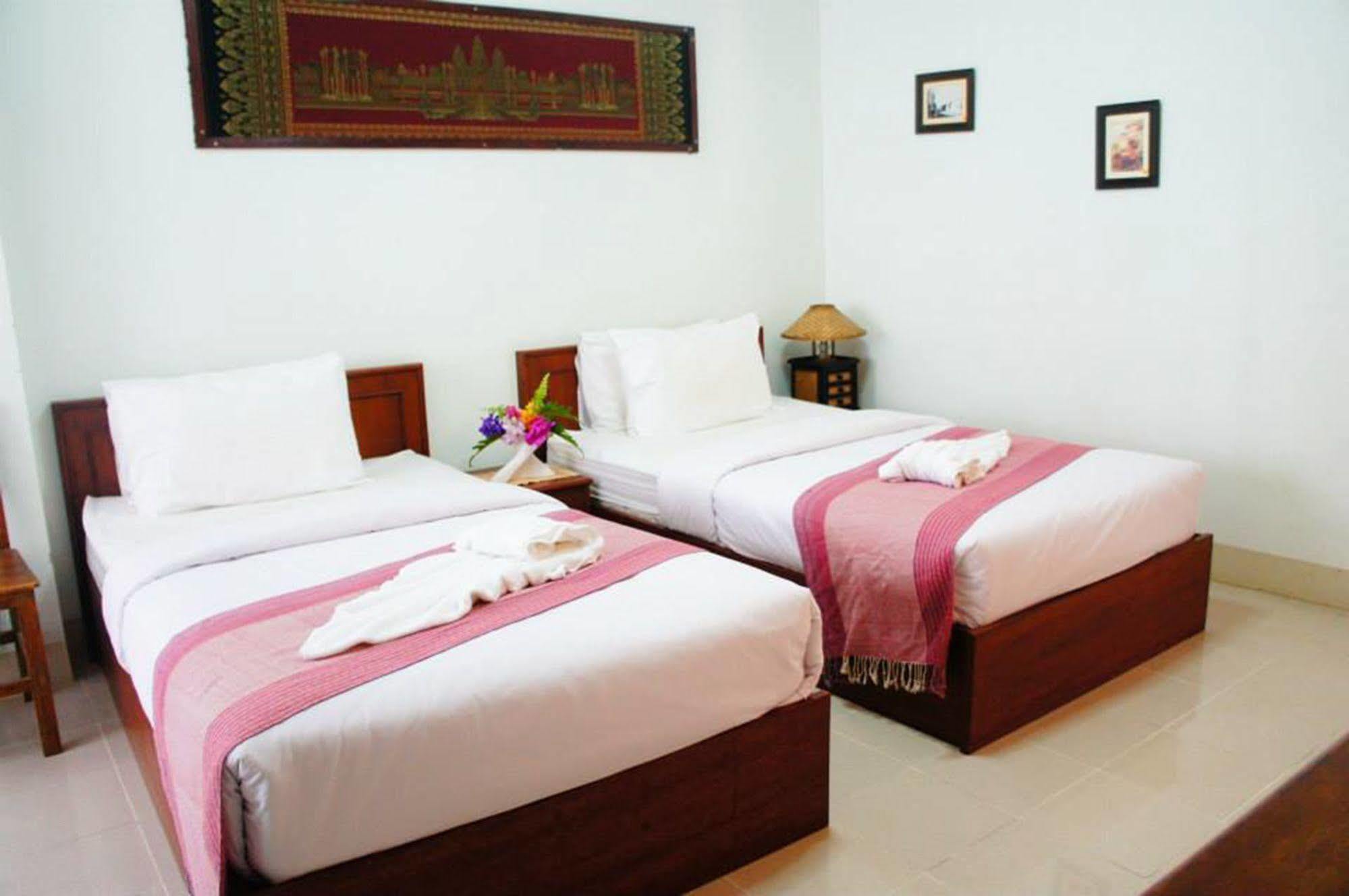 Vipa House Hotell Chiang Mai Exteriör bild