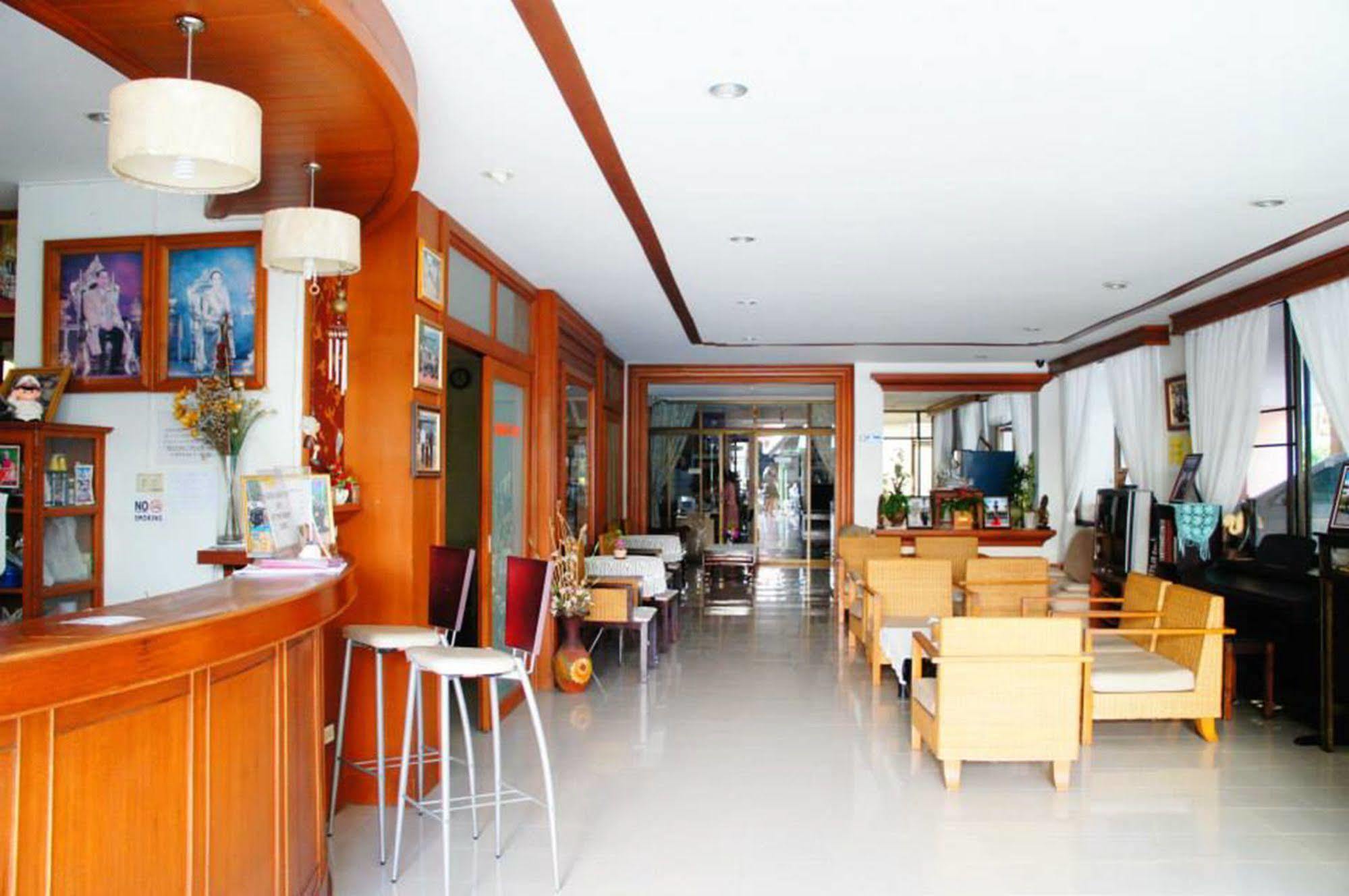 Vipa House Hotell Chiang Mai Exteriör bild