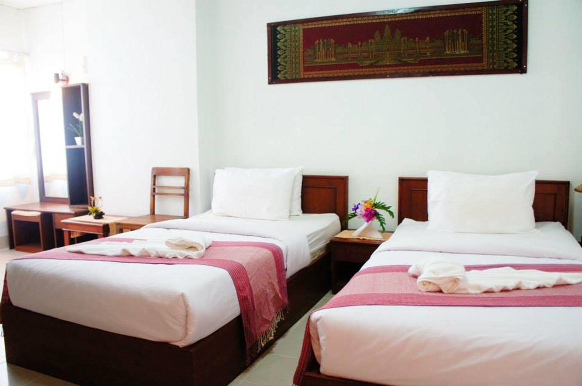 Vipa House Hotell Chiang Mai Exteriör bild