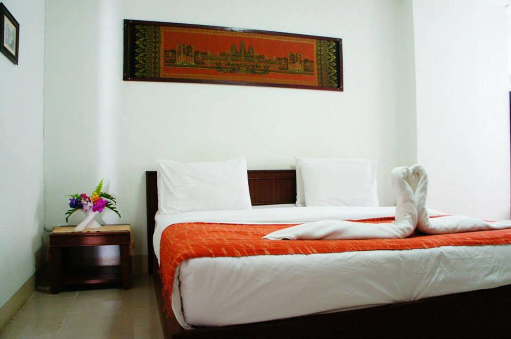 Vipa House Hotell Chiang Mai Exteriör bild