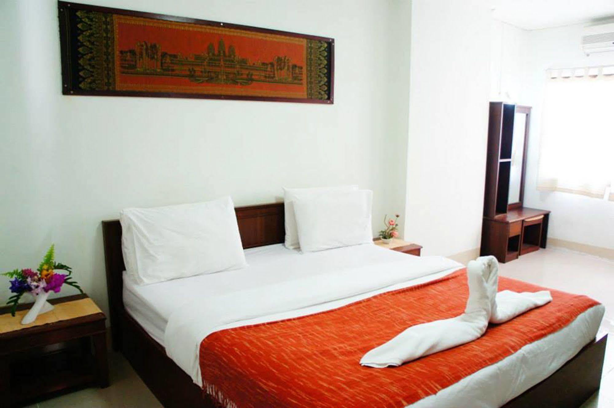 Vipa House Hotell Chiang Mai Exteriör bild
