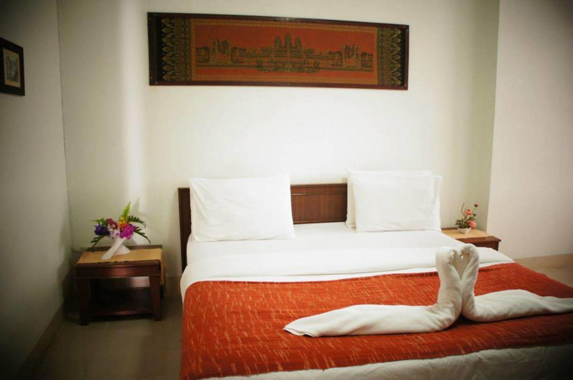 Vipa House Hotell Chiang Mai Exteriör bild