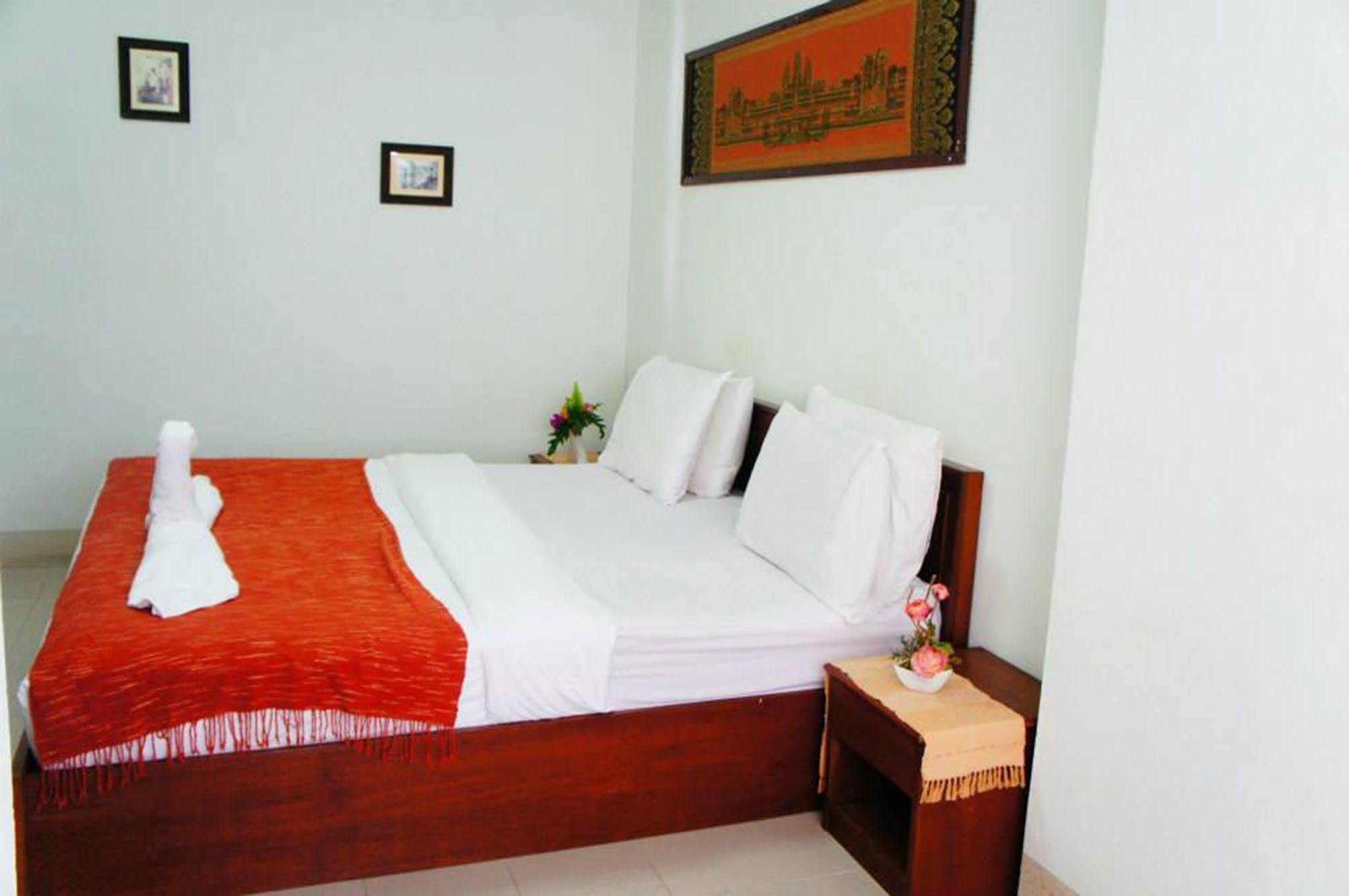 Vipa House Hotell Chiang Mai Exteriör bild
