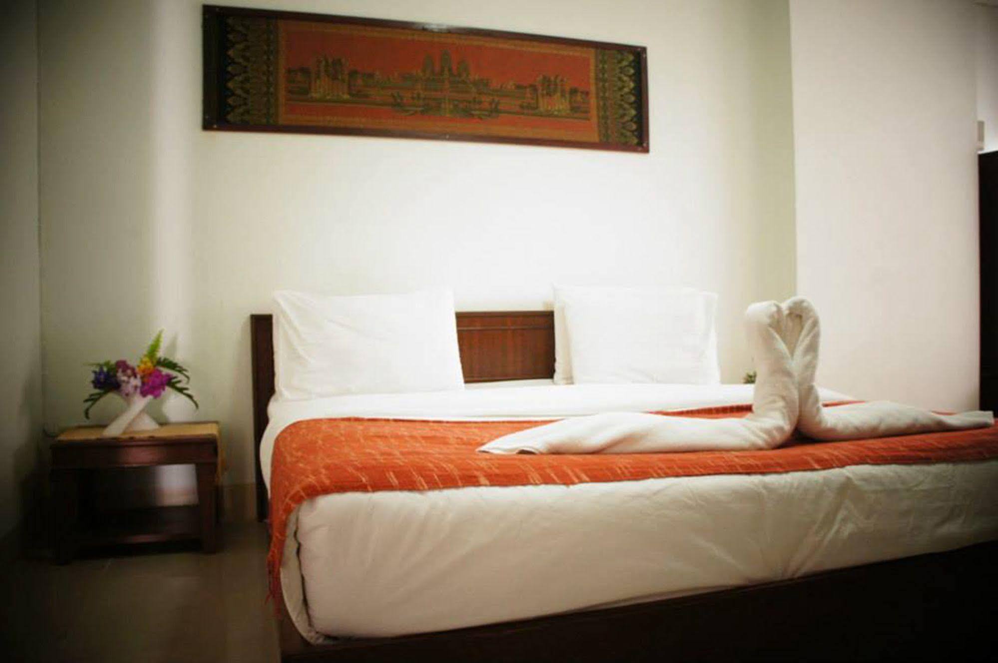 Vipa House Hotell Chiang Mai Exteriör bild